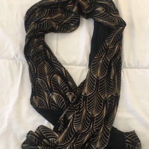 GORGEOUS Target Black and gold scarf-like new